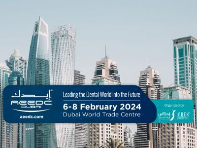 Werbegrafik zur AEEDC Dubai 2024 vor der Skyline Dubais mit dem Hinweis „Leading the Dental World into the Future“, Veranstaltung vom 6. bis 8. Februar 2024 im Dubai World Trade Centre.