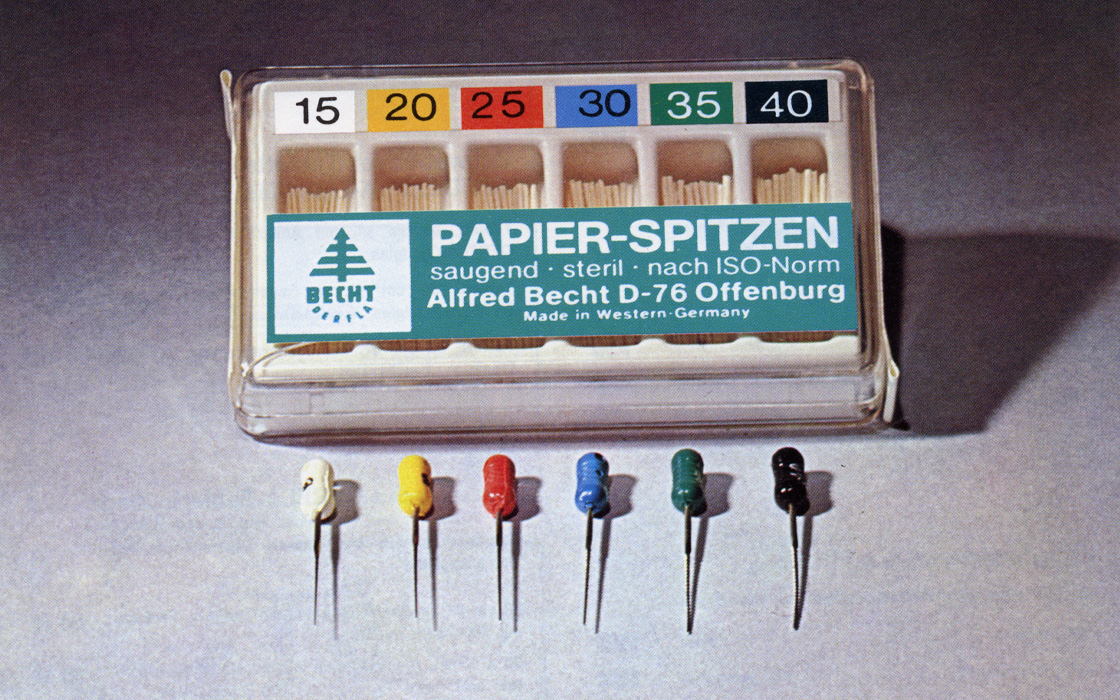 Historical illustration of Alfred Becht paper lace from 1973, manufactured fully automatically for the first time